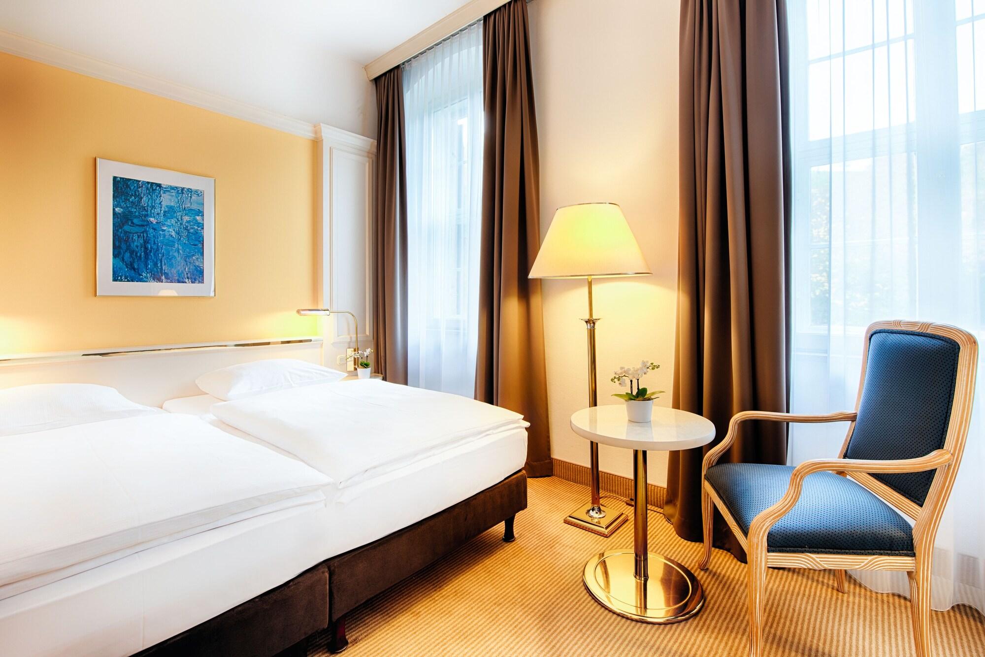 Welcome Hotel Residenzschloss Bamberg Bagian luar foto