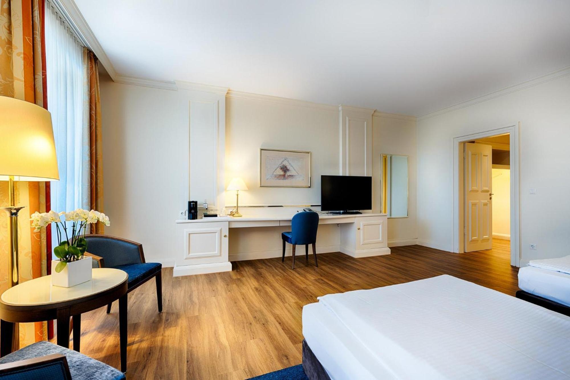 Welcome Hotel Residenzschloss Bamberg Bagian luar foto